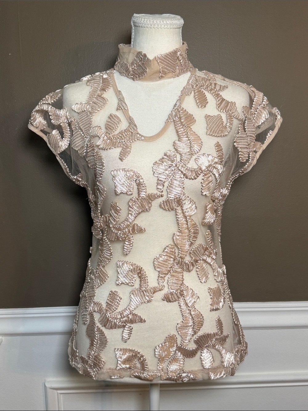 Gracia Sheer Mesh Appliqué Mock‎ Neck Top L Champagne Pink Romantic